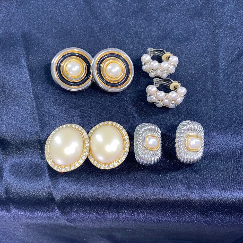 Vintage Faux Pearl CLIP EARRINGS Gold And Silver Tone‎ Dome Ribbed 
Rhinestones